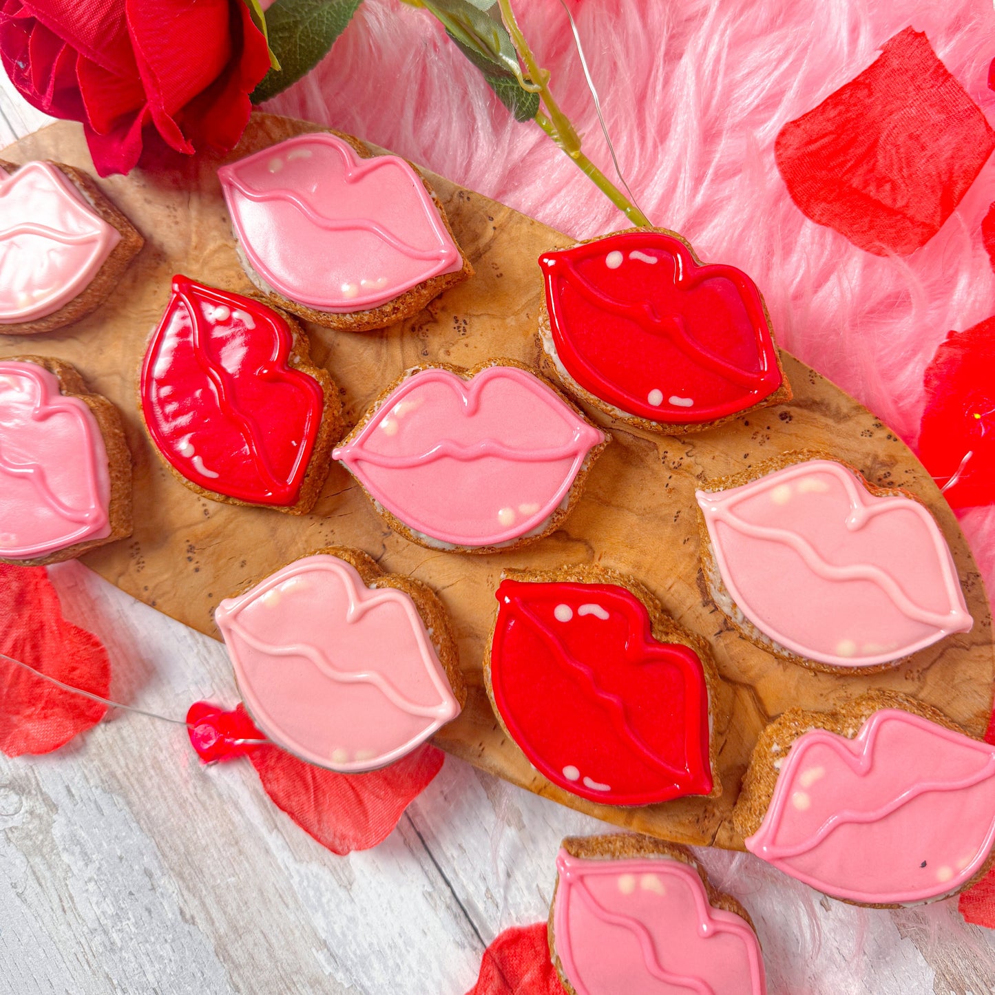 Hot Lips Mini Iced Treats